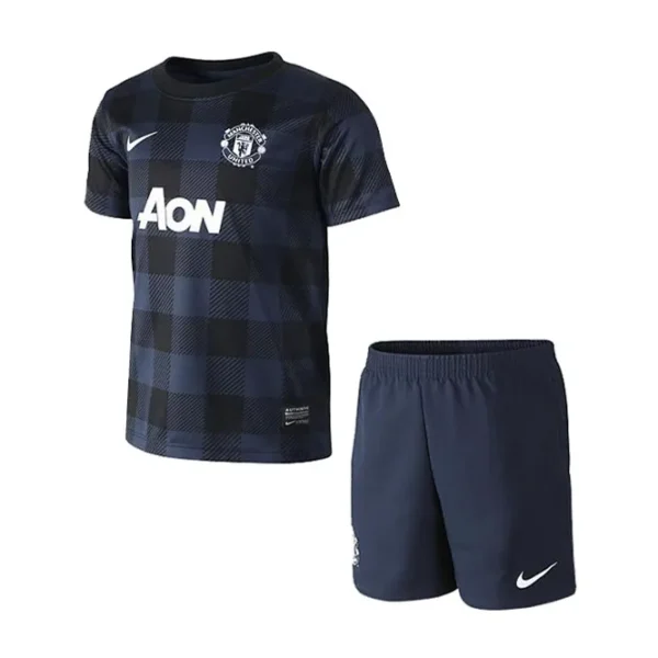 Manchester United 2013-14 away kid kit retro